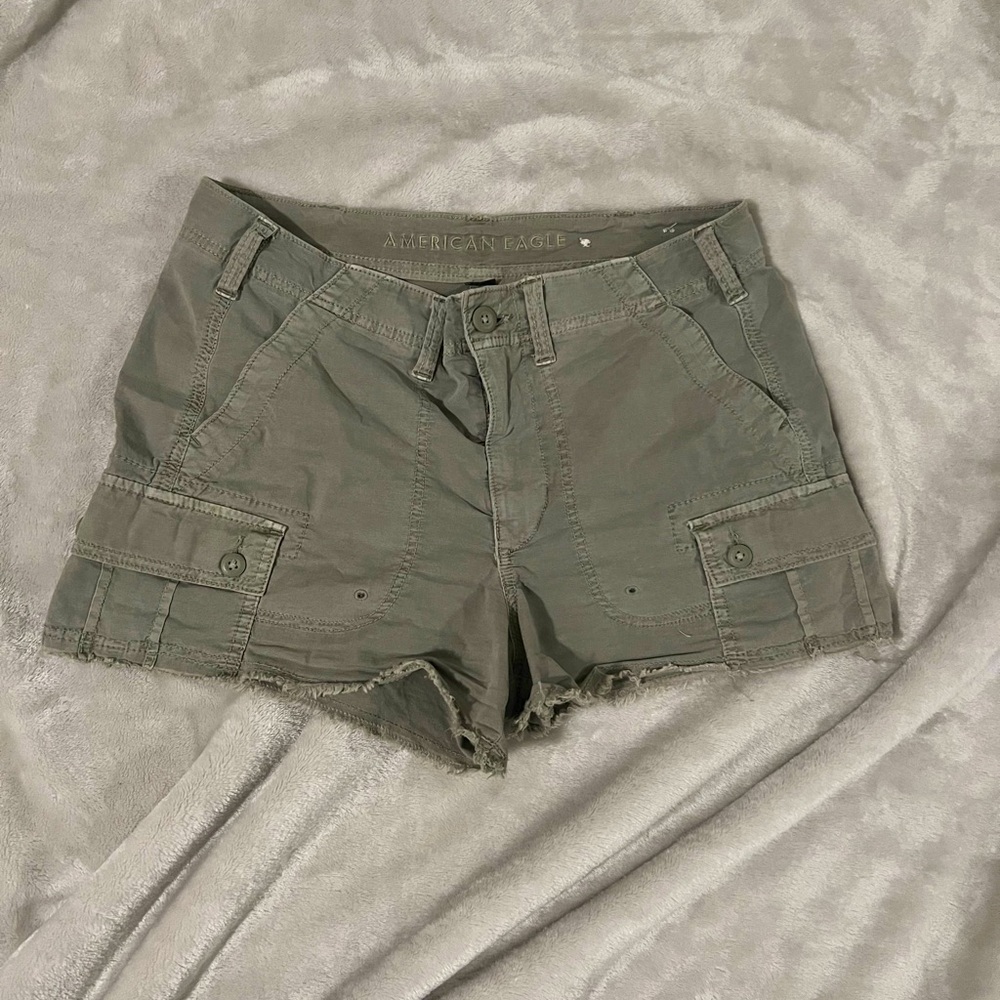 american eagle cargo shorts